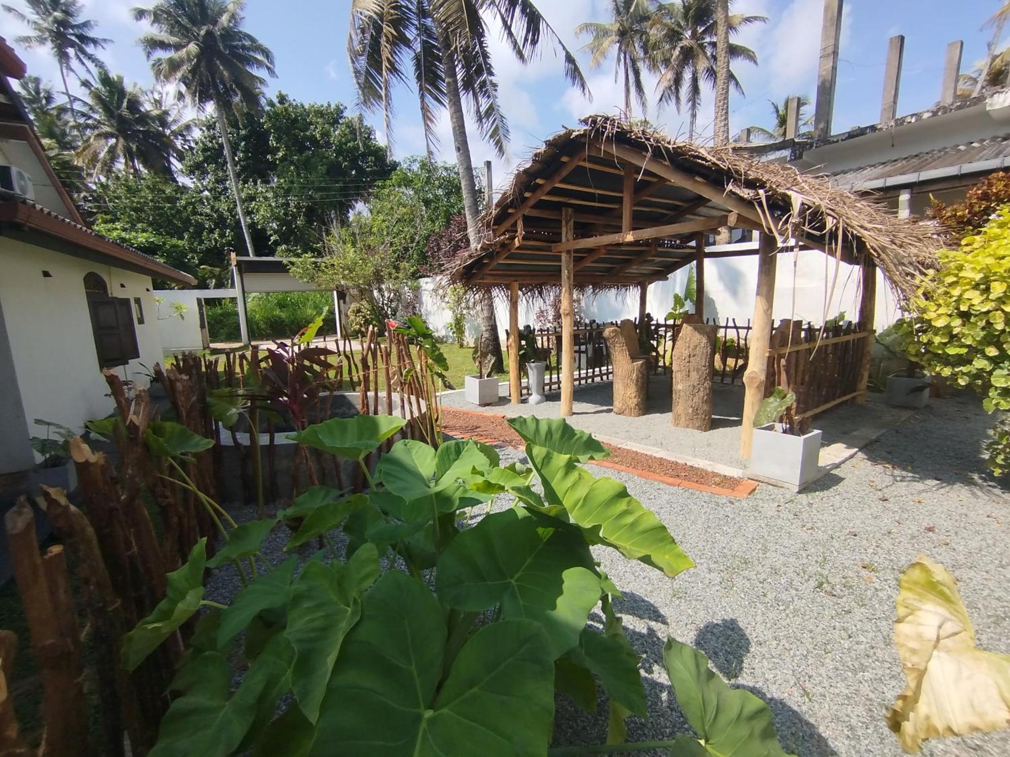 Villa Risithenmi Ahangama Extérieur photo